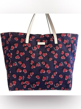 Gucci Heartbeat Print Canvas Shoulder Tote
